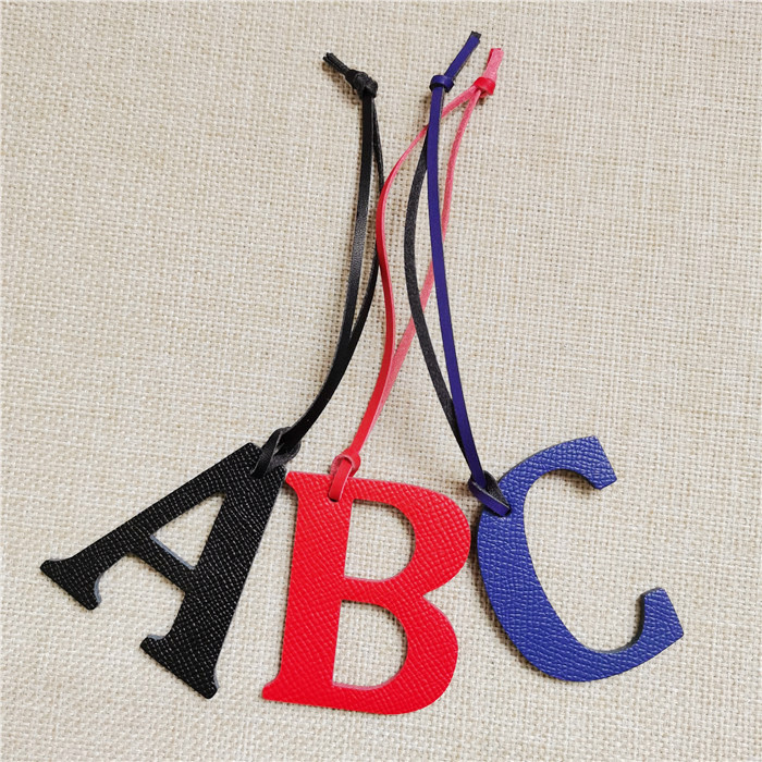 English Letter A B C D E F G A - Monogram Keychain Leather avaliação e preço