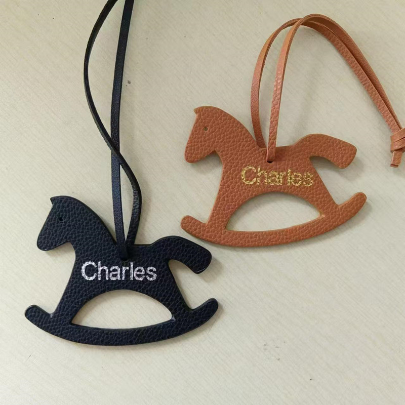 Custom Initial Fashion Horse B - Monogram Keychain Leather avaliação e preço