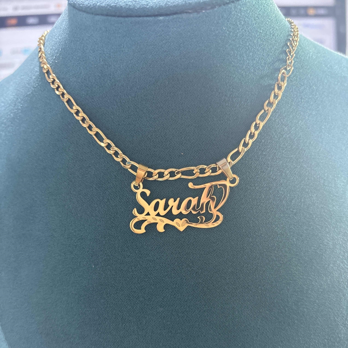 Custom Figaro Chain Heart Name - Name Necklace Custom avaliação e preço
